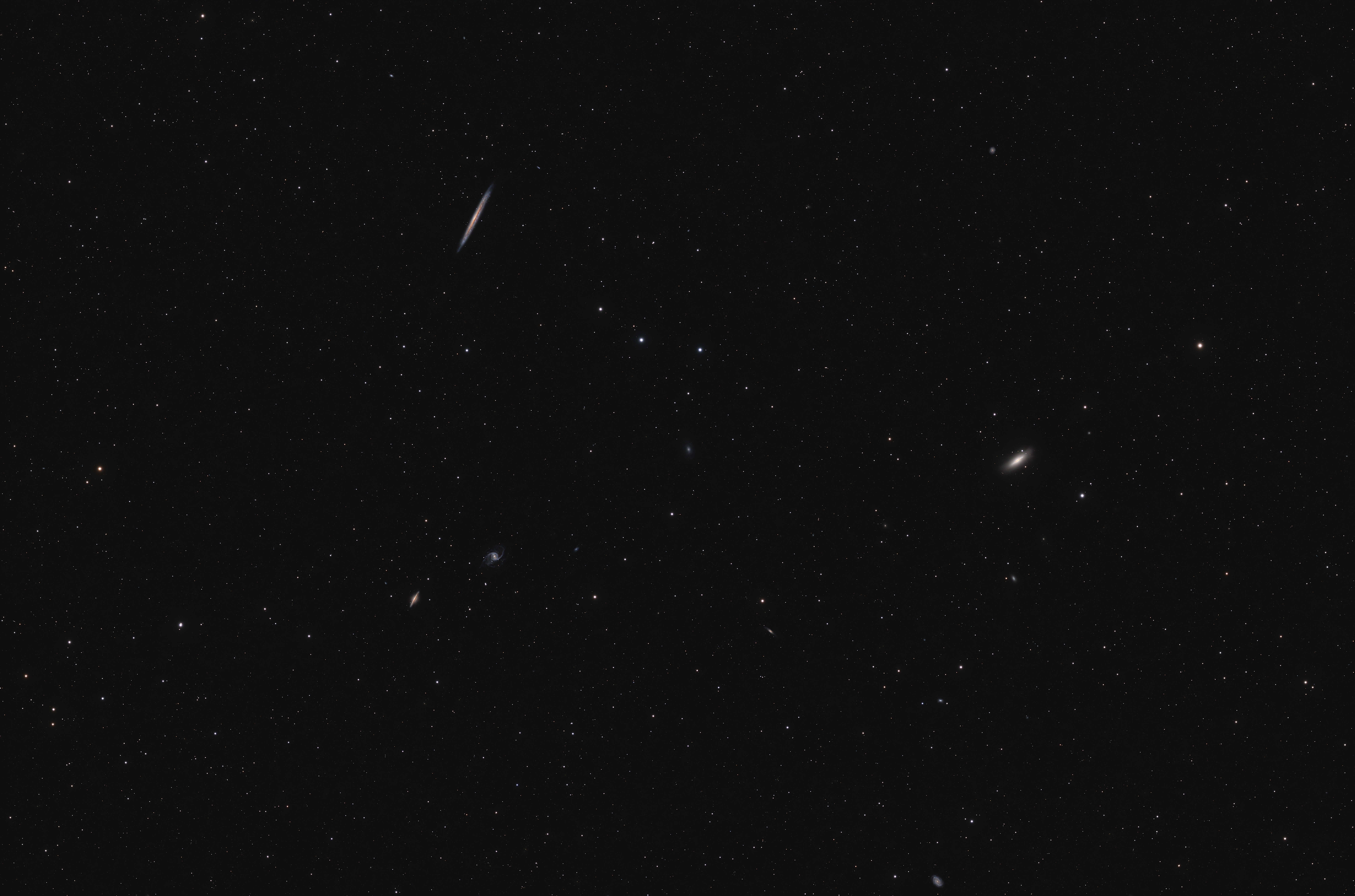 2024_06_08_NGC5866B_6200MM_AM5_RGB_gain100_0C_bin1x1_38x300s_final